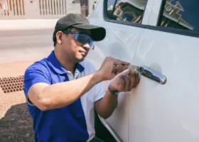 Car Locksmith in West Rancho Dominguez, CA